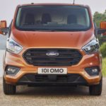​Ford avduket i dag nye Ford Transit Custom, og avslørte både et tøffere design og helt nytt interiør.