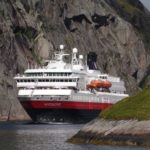 ​Hurtigruten med nye krisegrep: Permitterer ytterligere 225